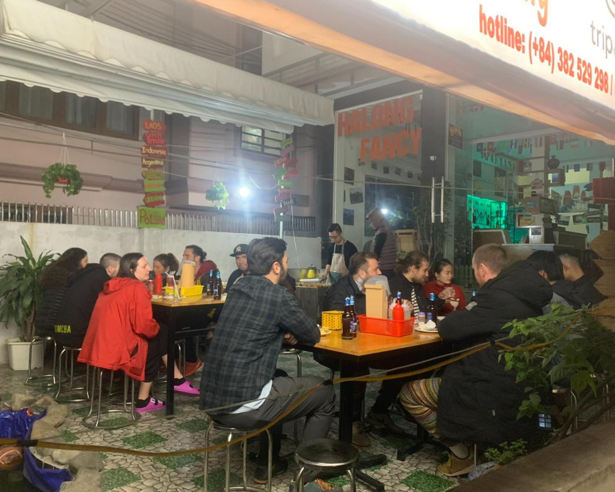 Ha Long Fancy Hostel With Vegetarian And Vegan Restaurant Exterior photo